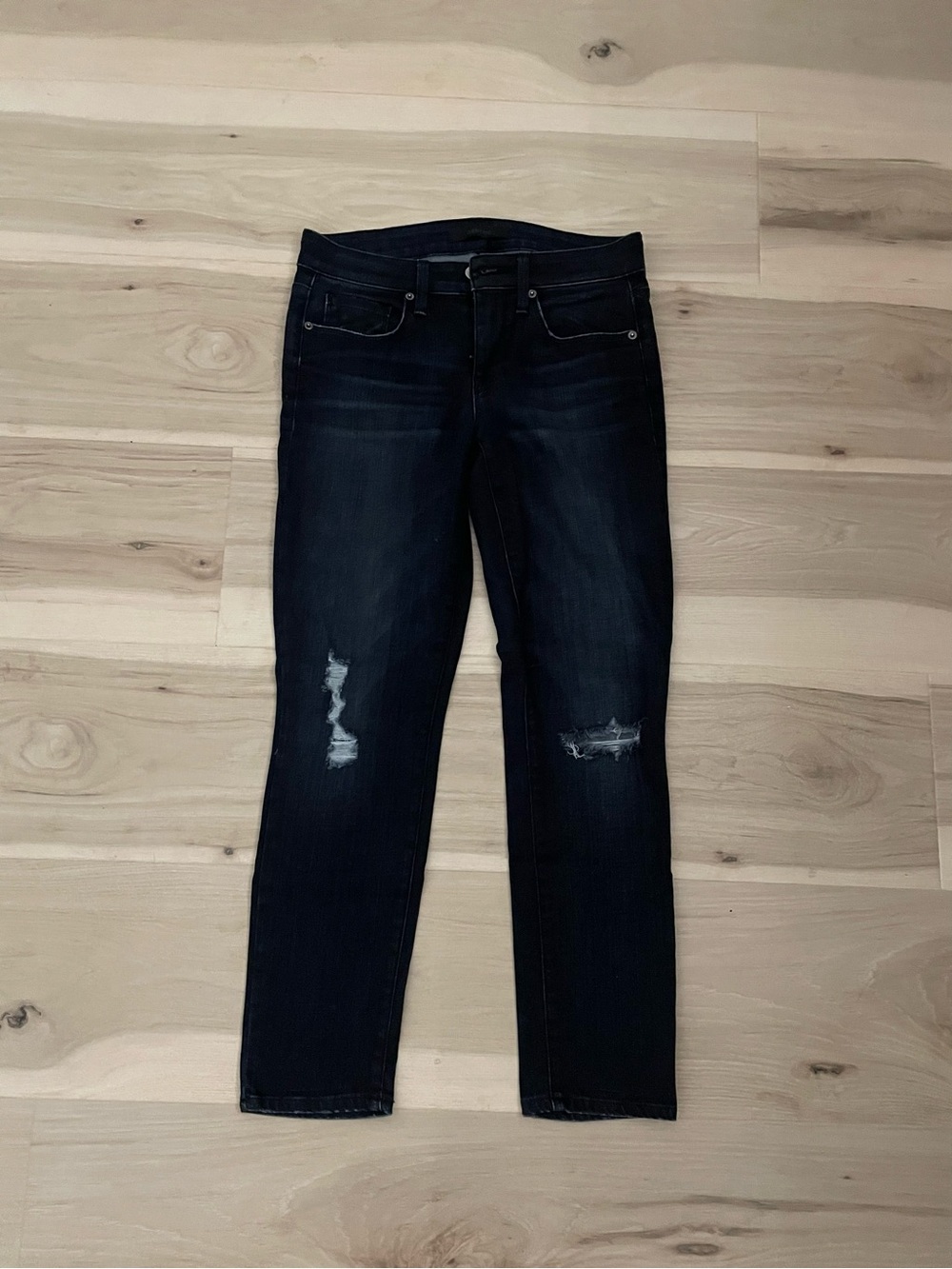 Genetic Denim Women's Dark Blue Skinny Jeans with Knee Distress